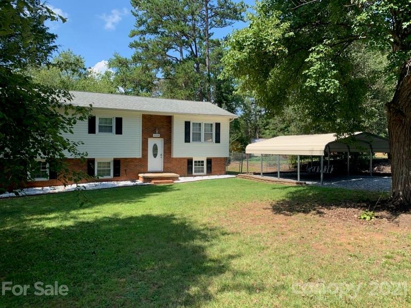 5328 E Piedmont Cir, Conover, NC 28613