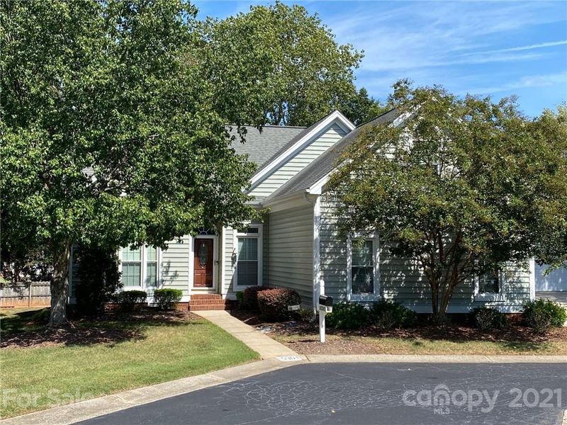 10301 Johns Towne Dr, Charlotte, NC 28210