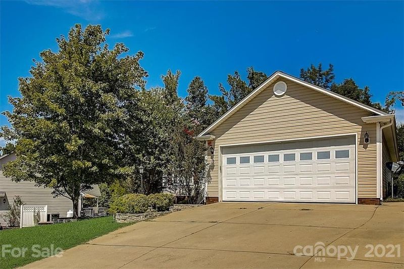 1685 SE Red Bird Cir, Concord, NC 28025
