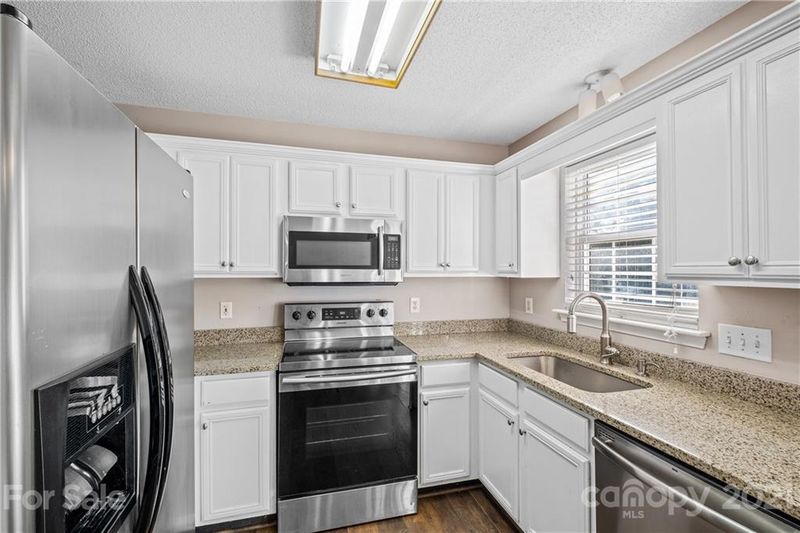 4706 Avalon Forest Ln, Charlotte, NC 28269