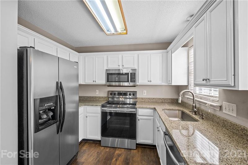 4706 Avalon Forest Ln, Charlotte, NC 28269