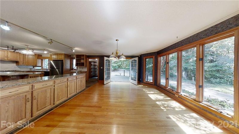 1088 General Hoke Dr, Lincolnton, NC 28092