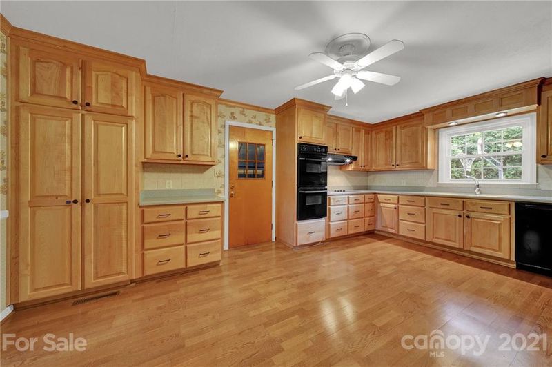 1208 Crestfield Dr, Lancaster, SC 29720