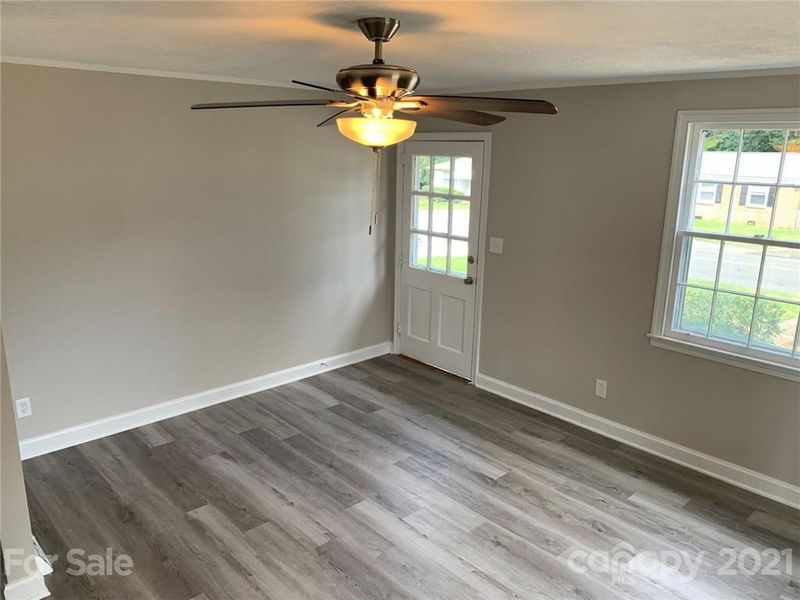 1335 Moretz Ave, Charlotte, NC 28206