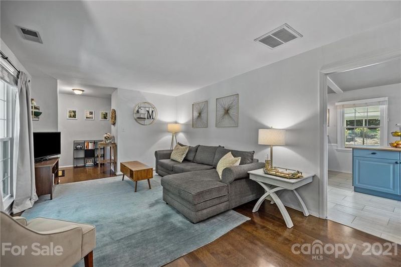 7008 Valley Haven Dr, Charlotte, NC 28211
