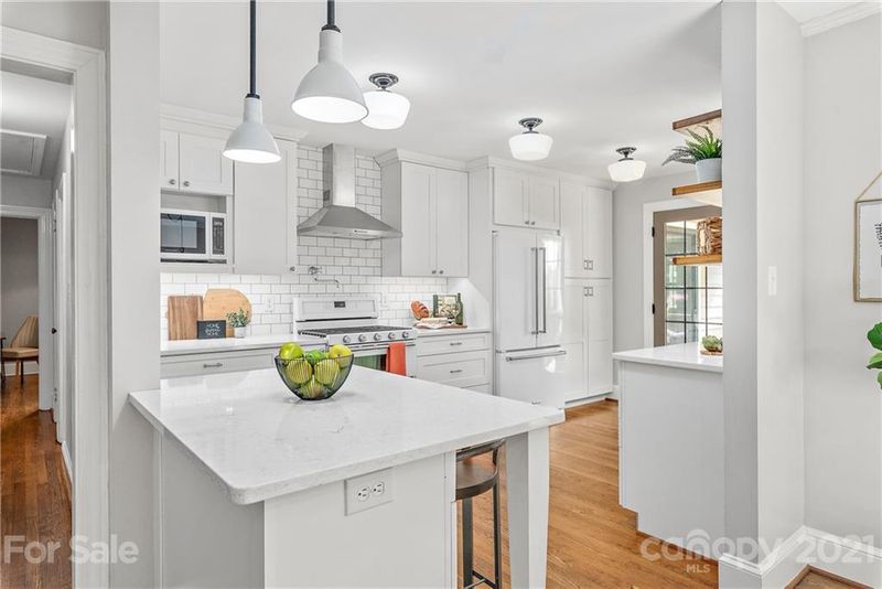 4807 Buckingham Dr, Charlotte, NC 28209