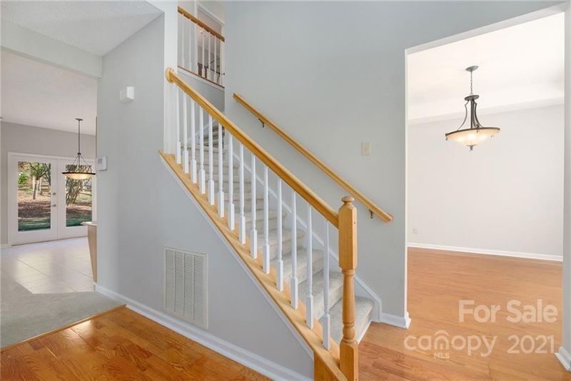 1827 Pine Mountain Rd, Charlotte, NC 28214