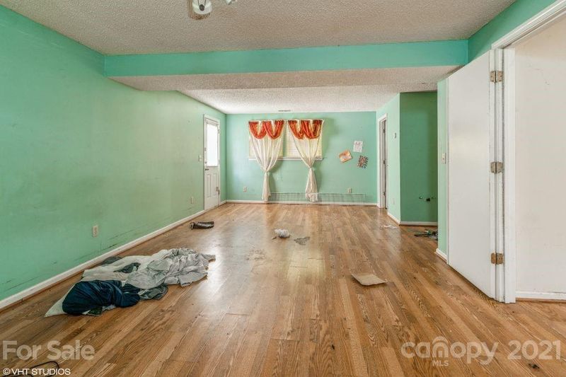 9500 Melanie Thompson Dr, Charlotte, NC 28213