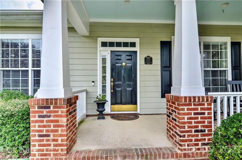 1121 Gainsborough Dr, Matthews, NC 28104