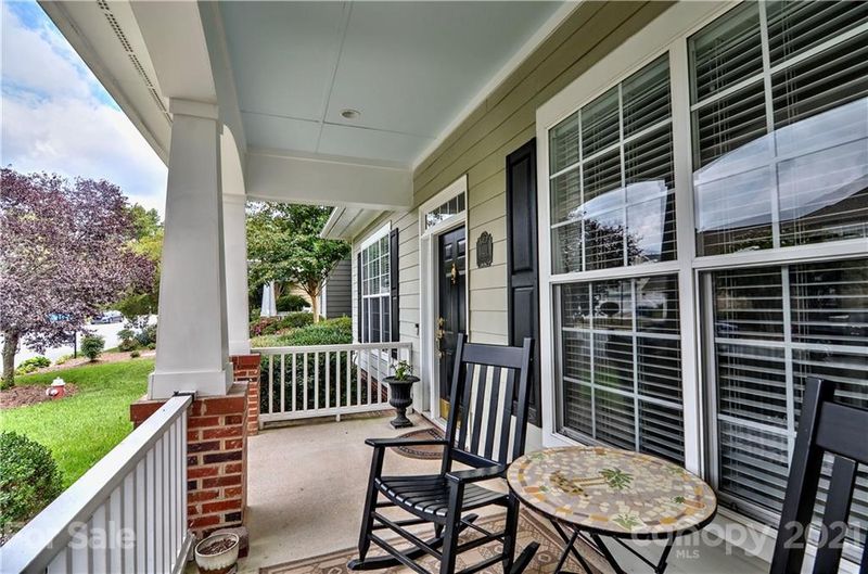 1121 Gainsborough Dr, Matthews, NC 28104