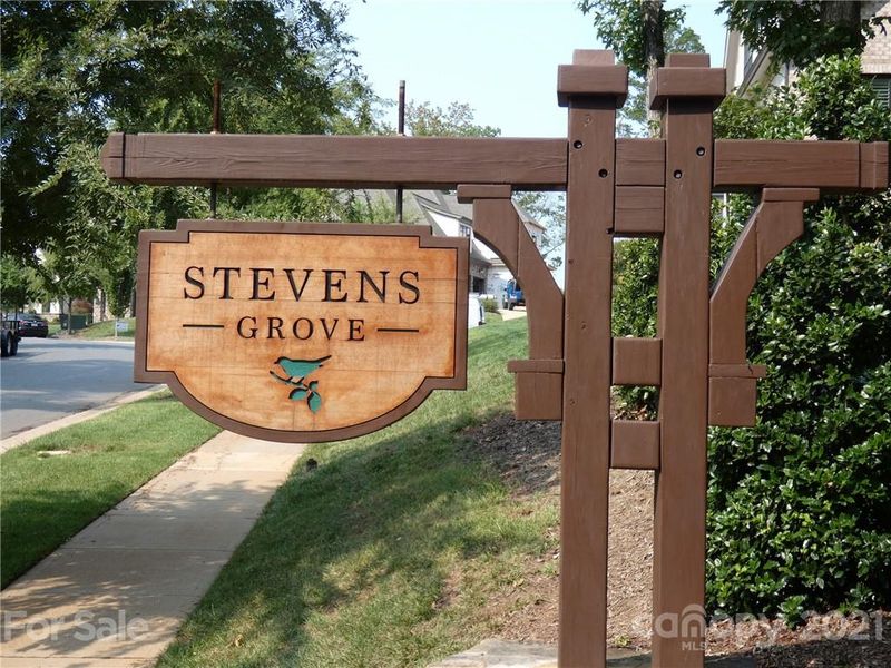 1013 Arborfield Dr, Matthews, NC 28105