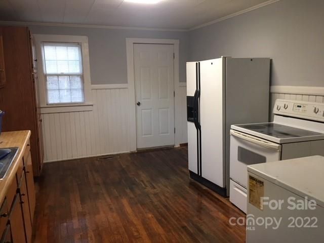 211 G St, Newton, NC 28658