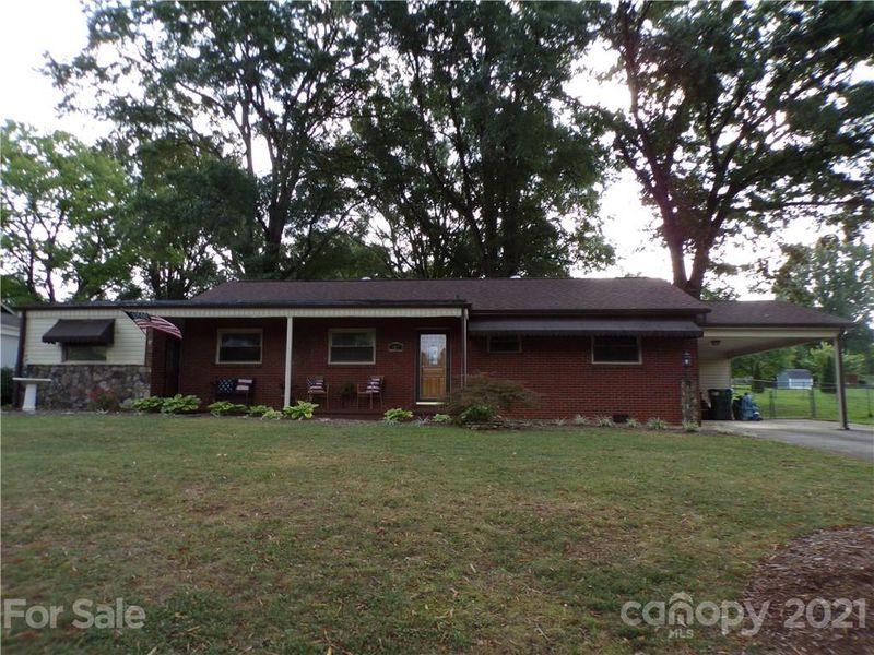 809 S Cline Ave, Newton, NC 28658