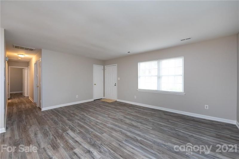 8443 Clear Meadow Ln, Charlotte, NC 28227
