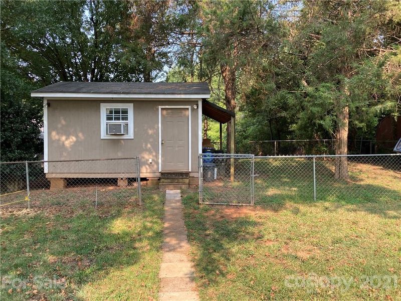 6605 Old Meadow Rd, Charlotte, NC 28227