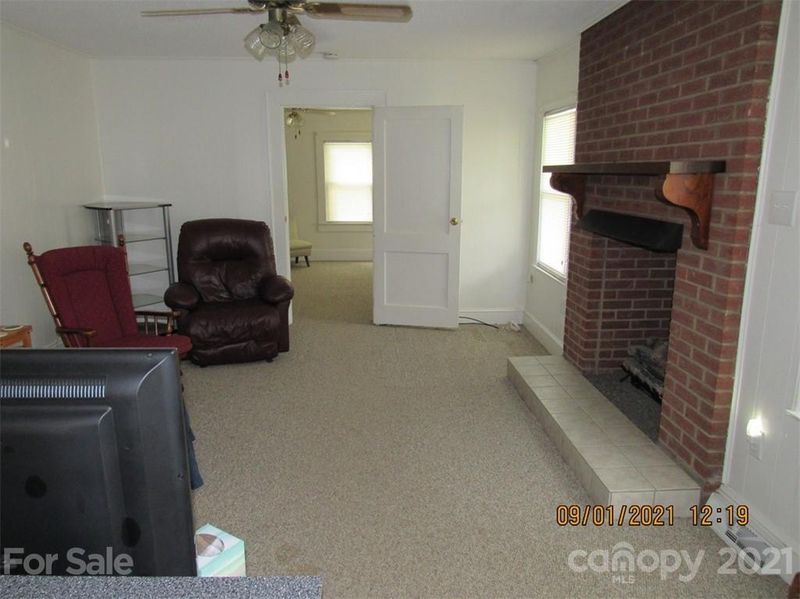1583 Roseland Dr, Lincolnton, NC 28092