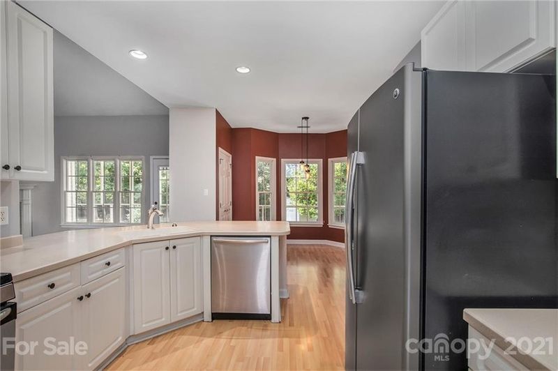 1800 Cloudburst Dr, Matthews, NC 28105