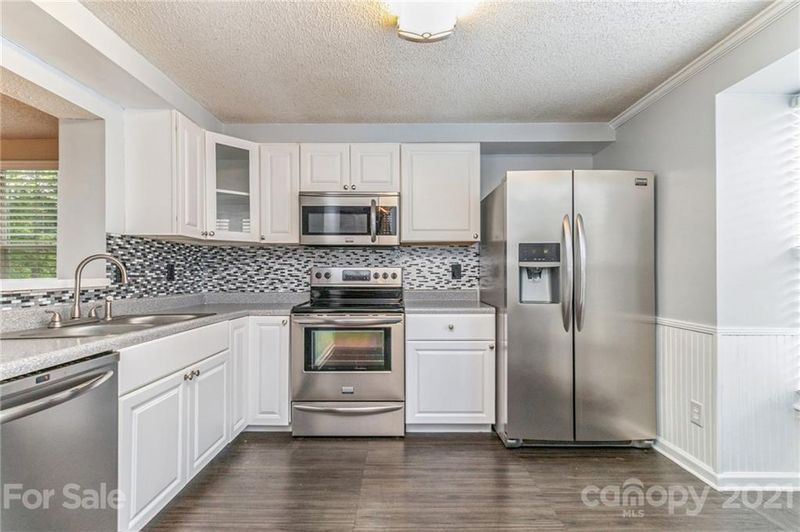 9756 Old Gate Dr, Matthews, NC 28105