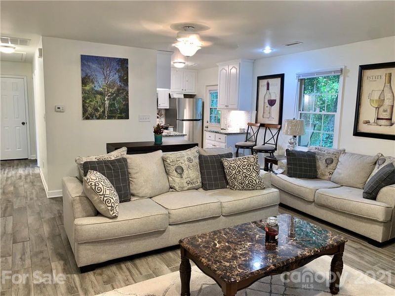 418 4th Ave NE, Hickory, NC 28601