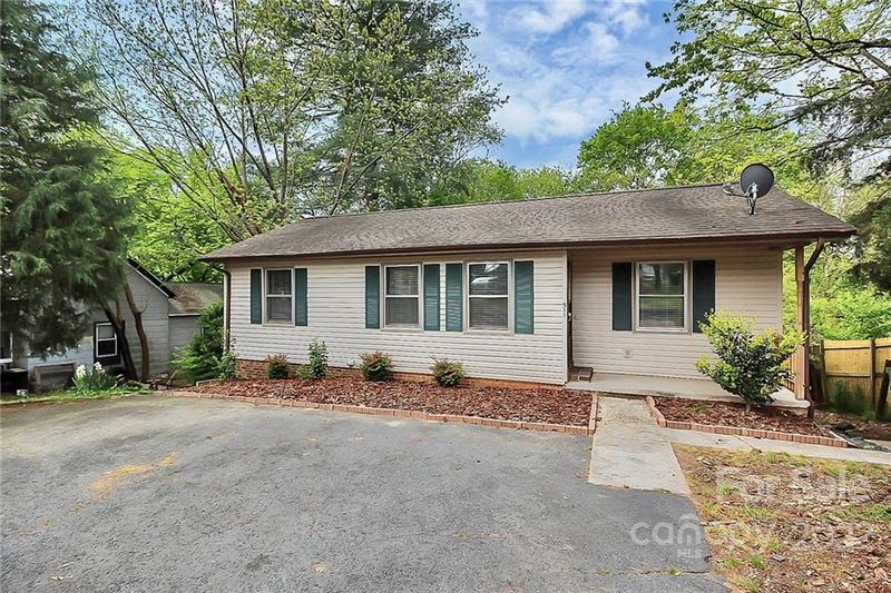 511 Allison St NW, Concord, NC 28025