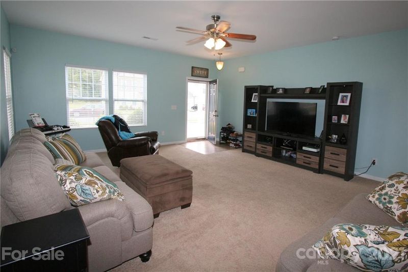 3359 Saddlebrook Dr, Midland, NC 28107
