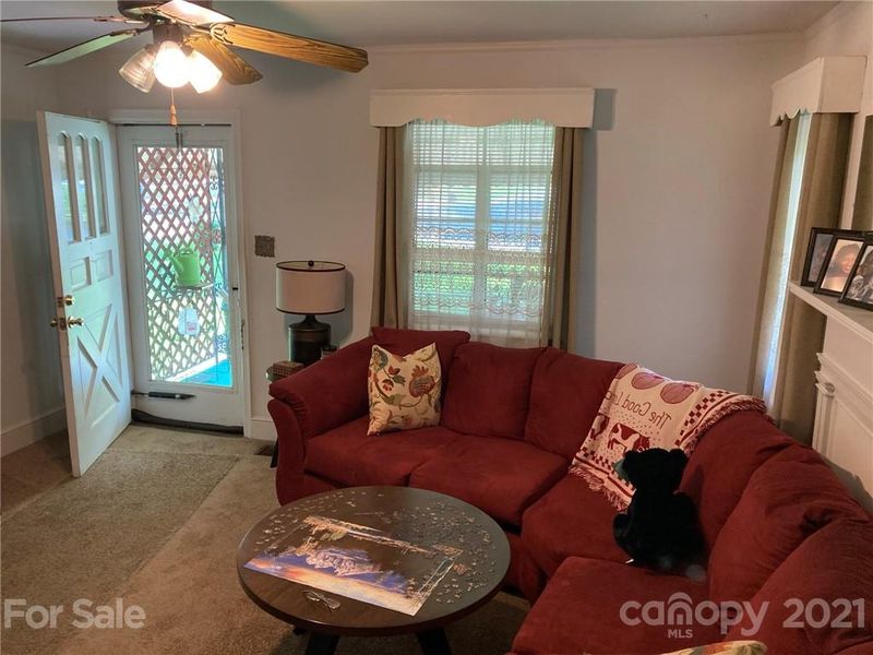 3525 Mathis Dr, Charlotte, NC 28208