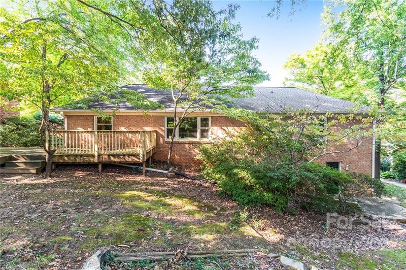 6616 Rocky Falls Rd, Charlotte, NC 28211