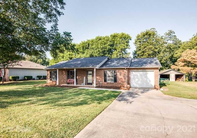 127 1st Ave N, Conover, NC 28613
