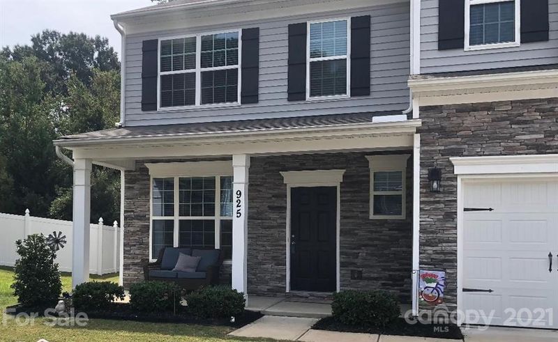 925 Harbor Islands Ct, Gastonia, NC 28056