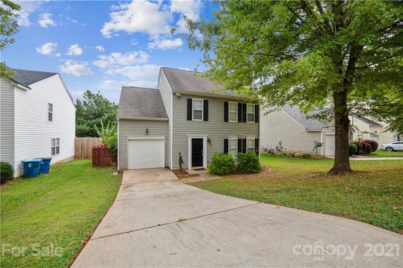 918 Grassy Patch Ln, Charlotte, NC 28216