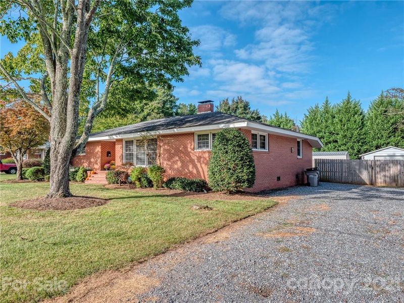 525 Ruby Ln, Gastonia, NC 28054