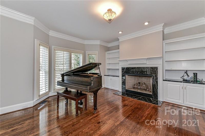 18825 River Falls Dr, Davidson, NC 28036