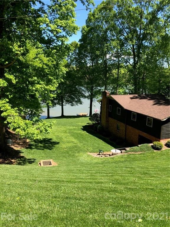 5200 Overlook Dr, Claremont, NC 28610