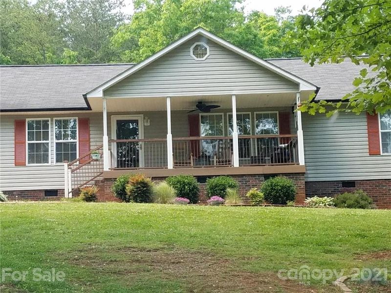 6526 Mccoy Rd, Hickory, NC 28602