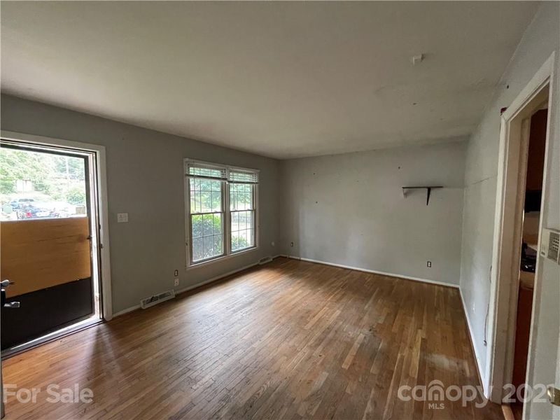 811 Corwin Dr, Charlotte, NC 28213