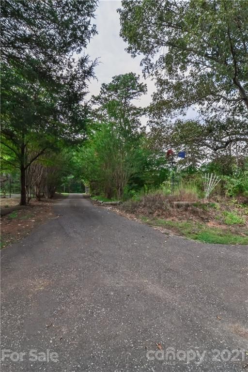 142 Cane Forest Dr, Dallas, NC 28034
