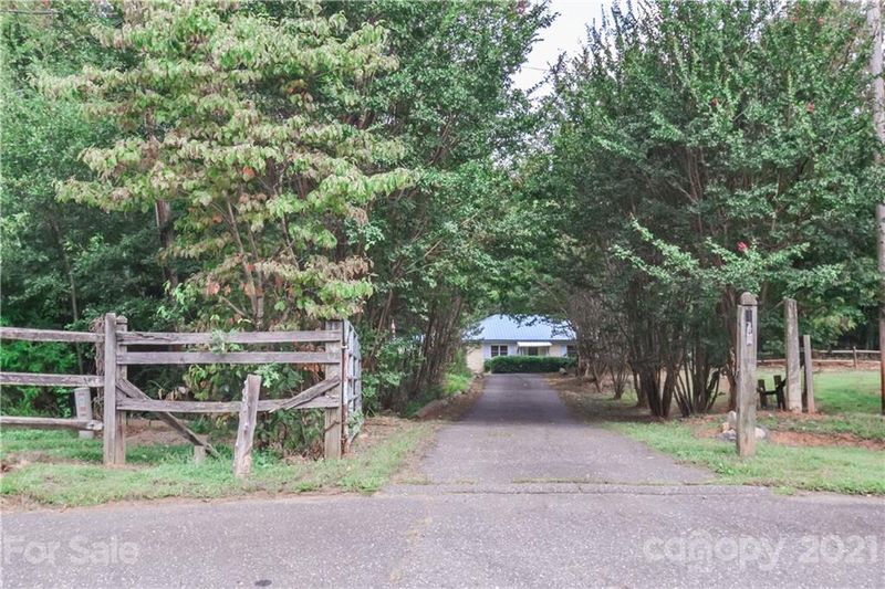 142 Cane Forest Dr, Dallas, NC 28034