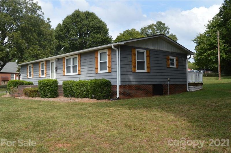 414 Ogburn St, Mooresville, NC 28115