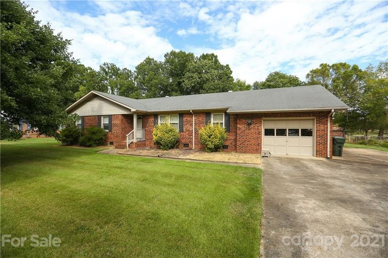 1607 Caromar Pl, Concord, NC 28027