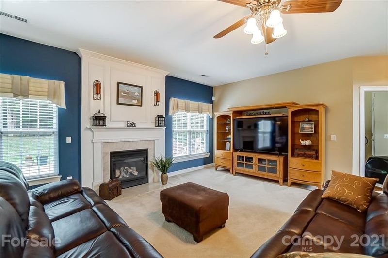 1623 Ambergate Dr, Waxhaw, NC 28173