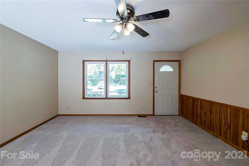 749 Niblick Dr, Gastonia, NC 28054