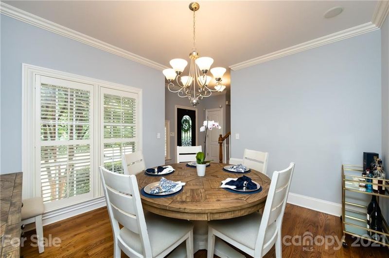 817 Millbrook Rd, Charlotte, NC 28211