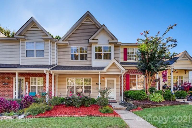 8210 Rudolph Rd, Charlotte, NC 28216