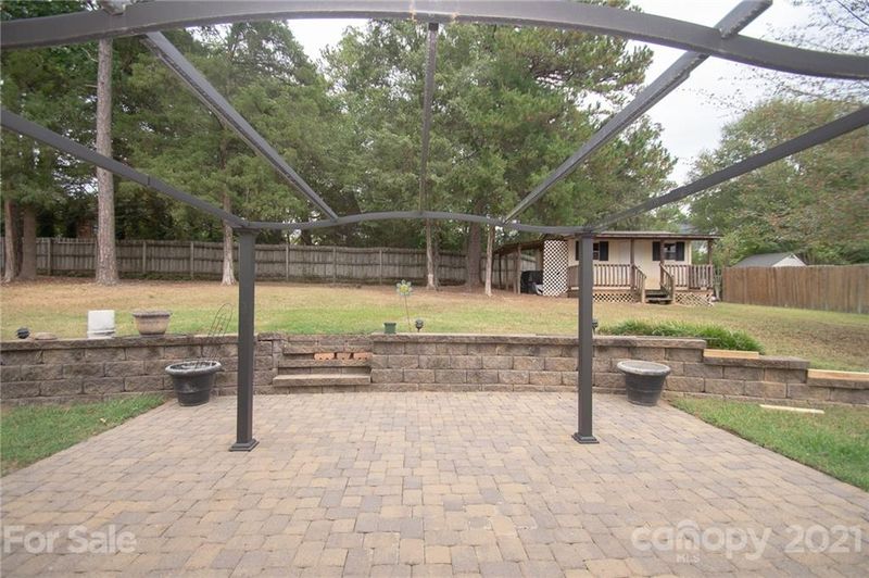 1413 Medlin Rd, Monroe, NC 28112