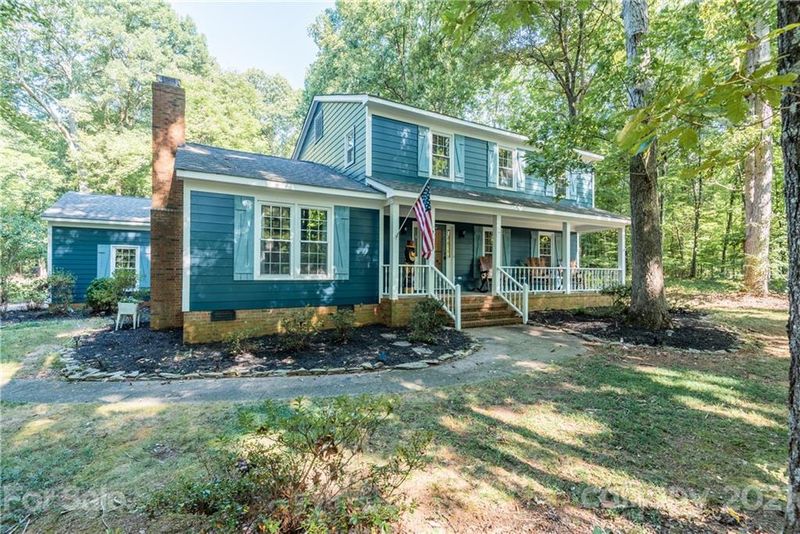 202 Raintree Dr, Matthews, NC 28104