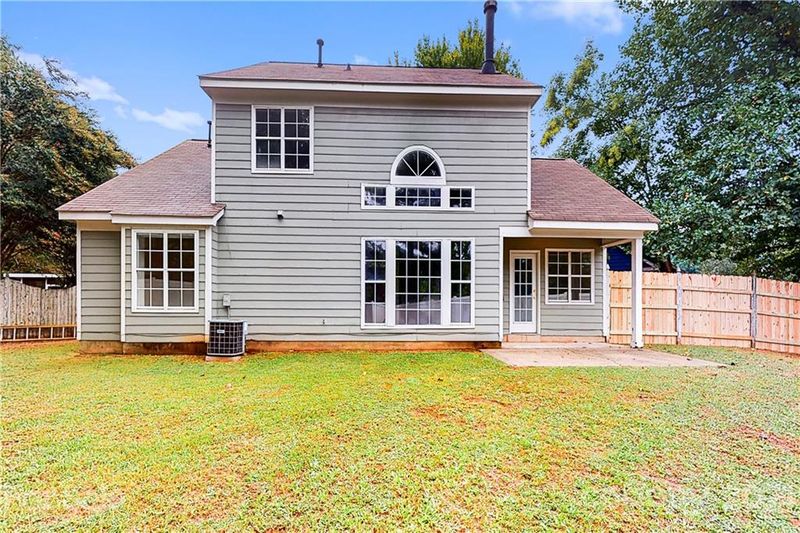5716 Ebley Ln, Charlotte, NC 28227