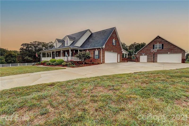 1328 Tot Dellinger Rd, Cherryville, NC 28021