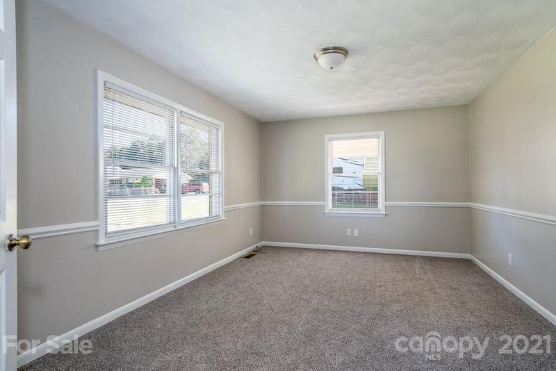 3065 Ballard St, Conover, NC 28613