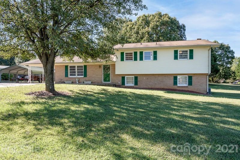 3065 Ballard St, Conover, NC 28613