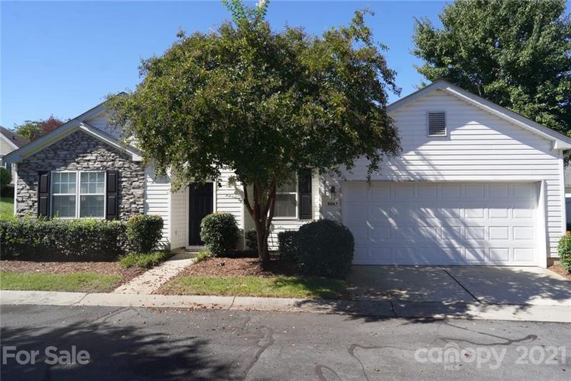 9047 Meadowmont View Dr, Charlotte, NC 28269